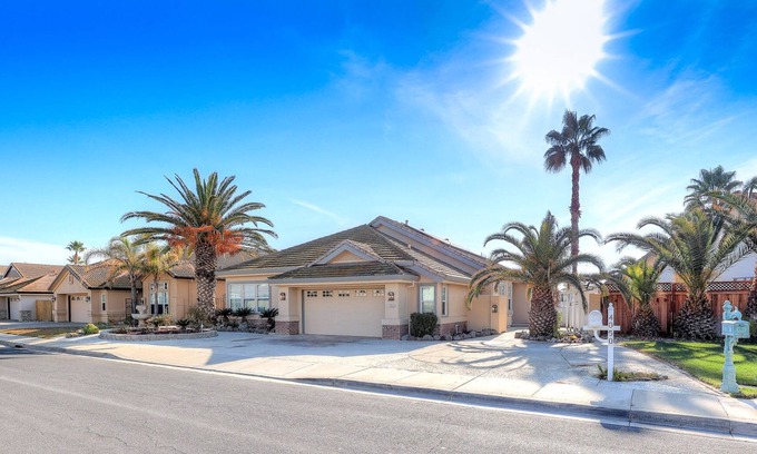 Discovery Bay House | OPEN FLOOR PLAN WITH SIDEYARD PARKING AND WONDERFUL REAR DECK WITH OVERHANG