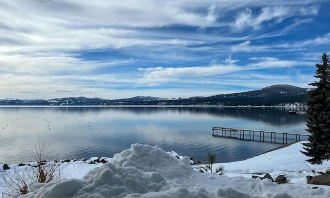Tahoya Shores Condo | Open for 2025 Ski Lease Season! Comfy Queen sized lake front! PRIVATE BEACH!
