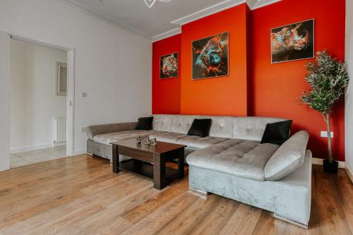 Moffat Apartment | Open Mind Property - 4 Bedroom House with Hot Tub