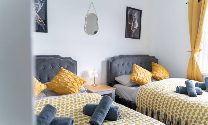 Southsea Apartment | Open Mind Property - Southsea with Free Parking