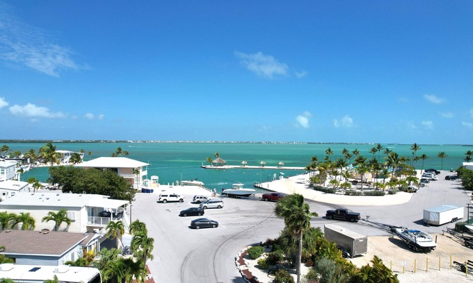 Cudjoe Key Cottage | Open Water Views 35' Dockage with Kayak & Bikes - Venture Out Unit 335