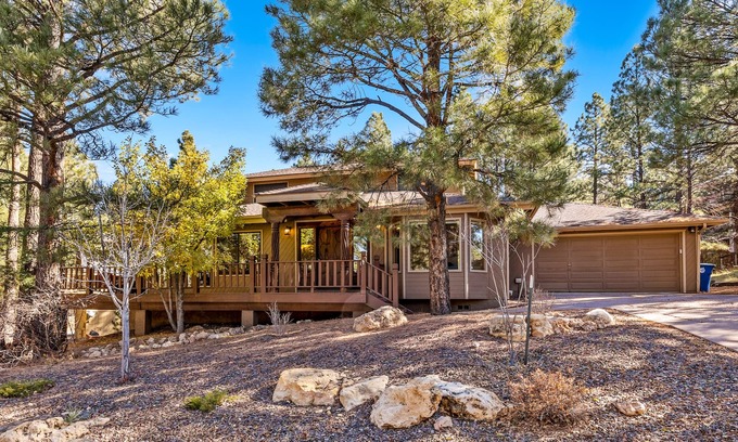 Flagstaff Cabin | Openings Sept.& Oct. | Large Home | Enjoy LVT Local Discounts