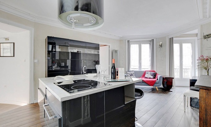 Quartier de la Porte-Saint-Denis Apartment | Opera Chic : a unique apartment in the heart of Paris
