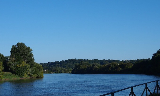 Cabara House | Opposite Saint-Emilion, by the river, in the heart of the Bordeaux vineyards