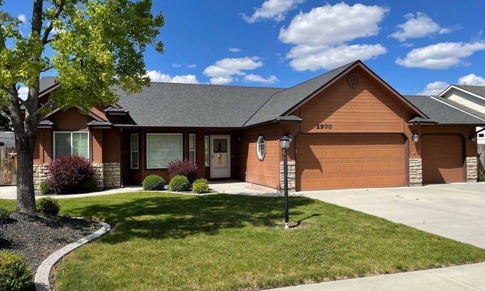 Nampa House | Opuluxe Charming Getaway near Lake Lowell