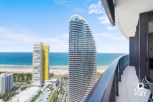 Broadbeach Apartment | Oracle Resort Broadbeach - 4 Bedroom Sub Penthouse Ocean View Apartment - QSTAY