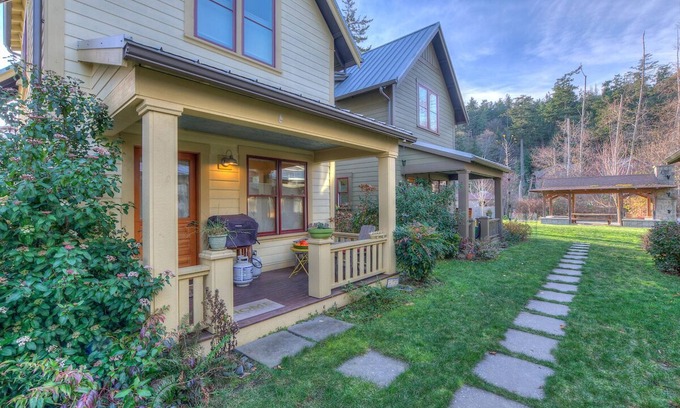 Eastsound House | Orcas Island, The Heart of It All #287