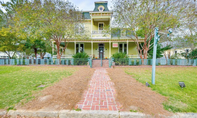 Columbus House | Ornate Victorian Home w/Courtyard & Fire Pit!