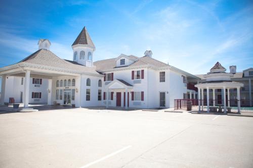 Osage Beach Hotel | Osage Village Inn