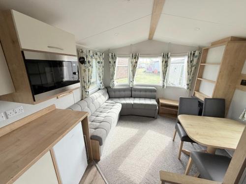 Selsey Other | Oscars Inn, West Sands, Seal Bay Resort