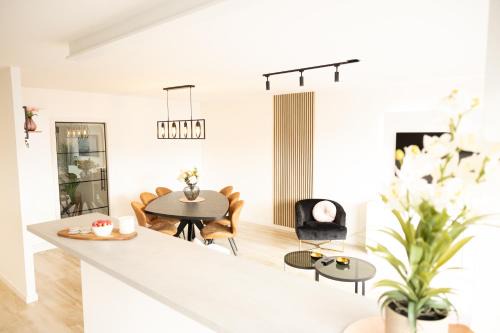 Ostend City Centre Apartment | Ostend Centre Bayview Apartment + Free Parking