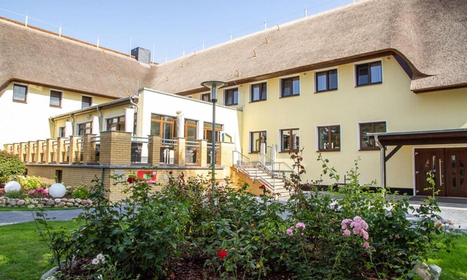 Ostseebad Wustrow Hotel | Ostseehotel Wustrow