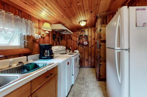 York Beach House | Otis Cottages