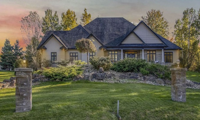 Ottawa Division House | Ottawa's Finest Mansion!