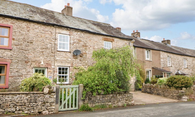 Great Asby House | OTTERS HOLT, pet friendly, with open fire in Appleby-In-Westmorland