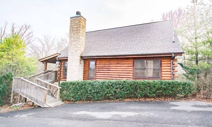 Sevierville Cabin | Out on a Limb Summary