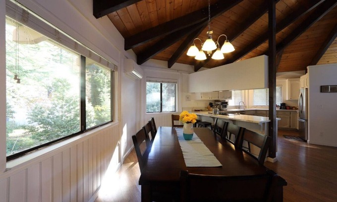 Apple Hill Apartment | Outdoor Deck - Pool Table - Fireplace - Grill