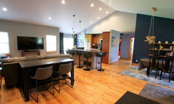 Victor House | Outdoor Enthusiast Oasis
