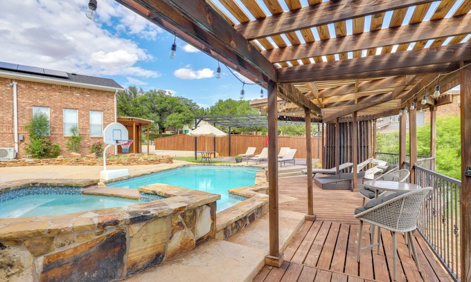 Ransom Canyon Cottage | Outdoor Oasis w/ Lake Views: Ransom Canyon Retreat