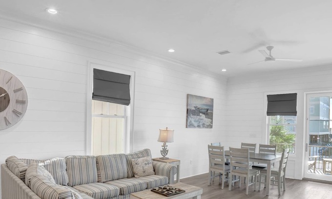 Gulf Shores Cottage | Outdoor Pool | West Beach | Little Lagoon