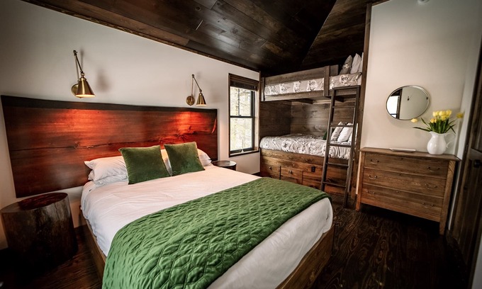 Speculator House | Outdoor Sauna, Hiking, Ski at Oak Mountain, and Private Chef Available