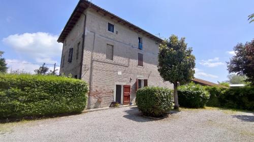 Bentivoglio Bed & Breakfast | Outlander Cottage - Family B&B