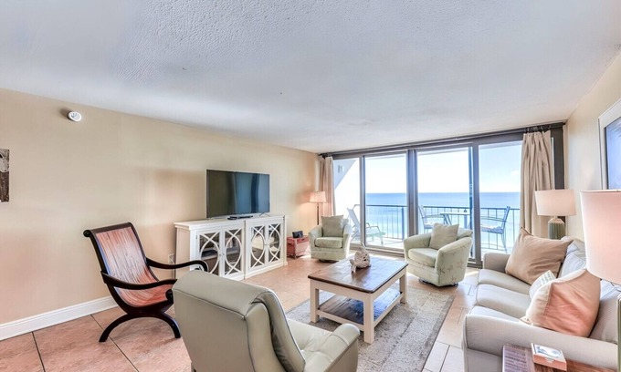 Orange Beach Condo | Outstanding 2 bedroom/2 bath gulf front condo