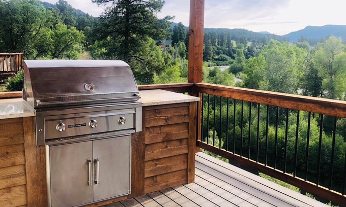 San Juan River Village House | Overlook San Juan River. Close to Wolf Creek, Fishing, Hiking.
