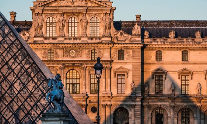 Paris City Center Apartment | Overlooking church of Saint-Germain-l'Auxerrois directly across from the Louvre