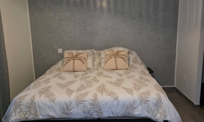 Saint-Bauzely House | Overnight in the countryside