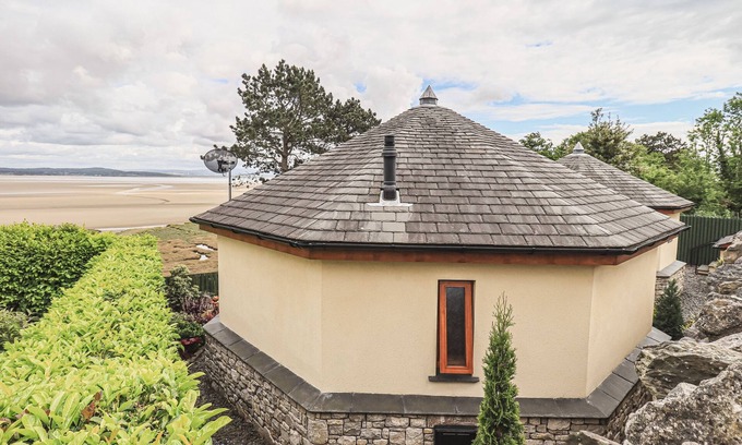 Grange-over-Sands Cottage | OVERSANDS COTTAGE, romantic, with a garden in Grange-Over-Sands