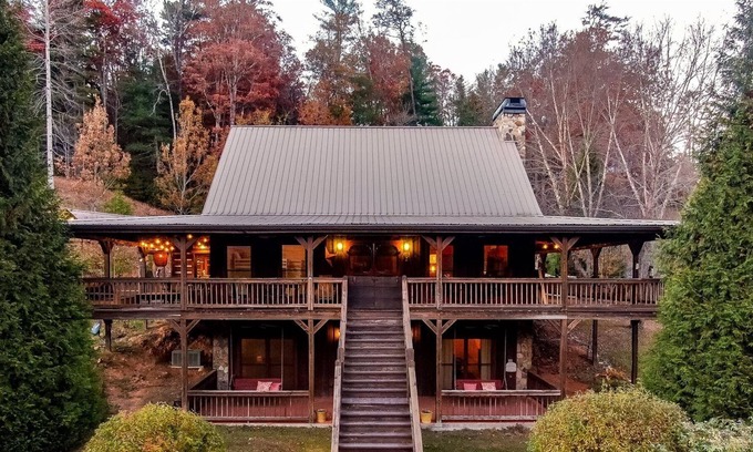 Raccoon Ridge Cabin | Owl Good Lodge | Blue Ridge, Ga