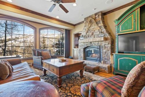 Beaver Creek Apartment | Oxford Court 303 by East West Hospitality