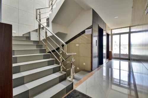 Peelamedu Hotel | OYO Flagship GD Residency