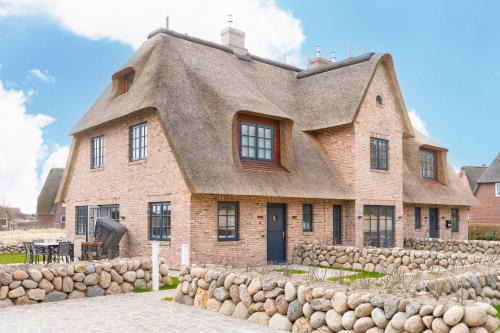 List House | Oyster Cove
