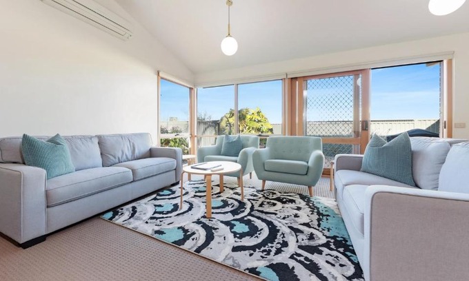 Merimbula House | Oyster View