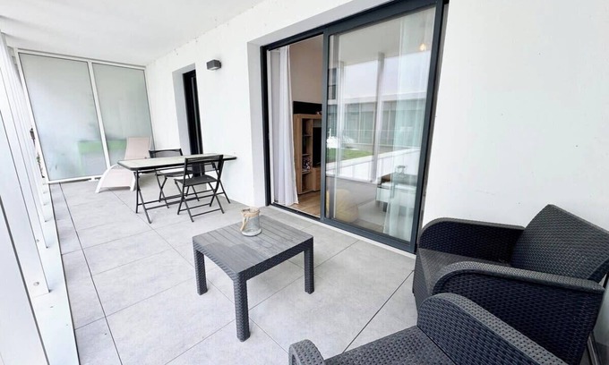 Lorient Apartment | Péristyle - T2 de standing neuf - Balcon