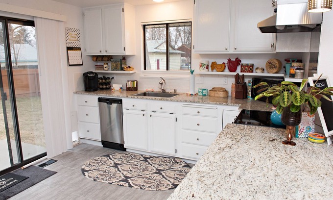 Central Rim House | P.J's Heaven Away From Home