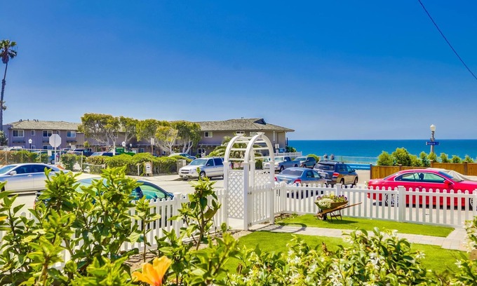 North Pacific Beach Condo | Pacific Beach Sunset | 2BR Home+ Steps from Beach