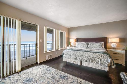 Newport Hotel | Pacific Crest #310
