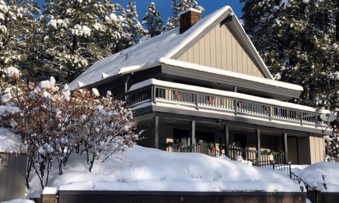 Pagosa Springs House | PACK YOUR BAGS & LET THE ADVENTURES BEGIN! SLEEPS 10, HOT TUB, & PET FRIENDLY