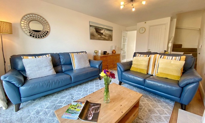 Treator House | Padstow Holiday Home 2 Bedrooms, wifi, rear decked patio, pets welcome - parking