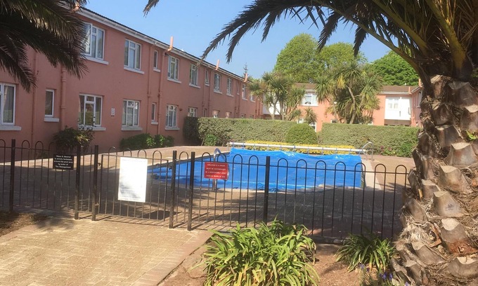 Paignton Apartment | Paignton Seaside Apartment with heated outdoor pool and secure parking.