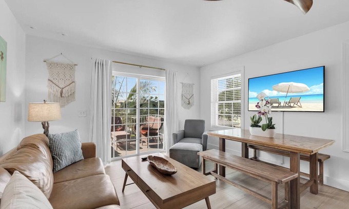 Long Key Hotel | Pair of 3BR Townhouse w/Full Kitchen, Balconies, Pool & Resort Amenities!