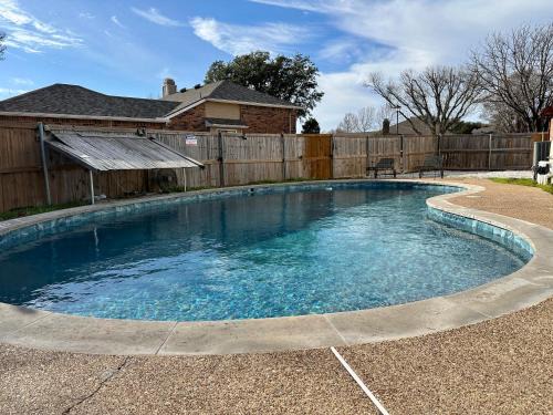 The Colony House | Palatial Family Pool, Pet OK, Lake Lewisville, Aquarium, Exclusive Experience by Vacation Your Way