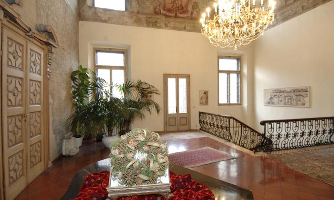 Old Town Bed & Breakfast | Palazzo Arrivabene B&B