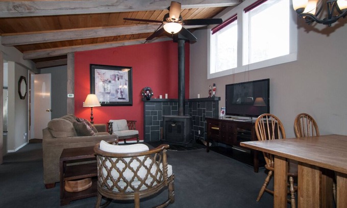 Olympic Valley Condo | Palisades, Easy Walk To Lifts & Village!