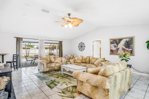 Fort Myers House | Palm Escape