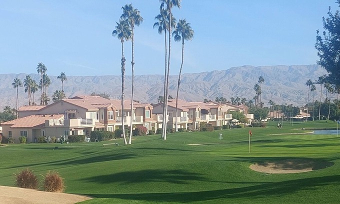 La Quinta Condo | Palm Royale CC - Golfer's Delight