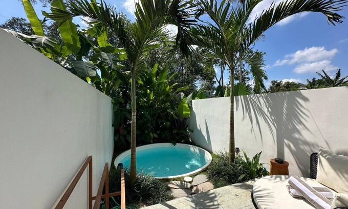 Babakan Villa | Palm Suite - Private Pool Loft Canggu